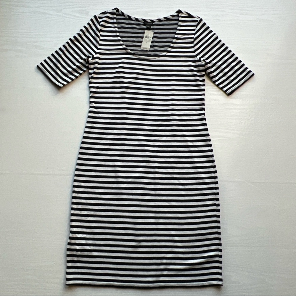 Ann‎ Taylor Half Sleeve Round Neck Dress